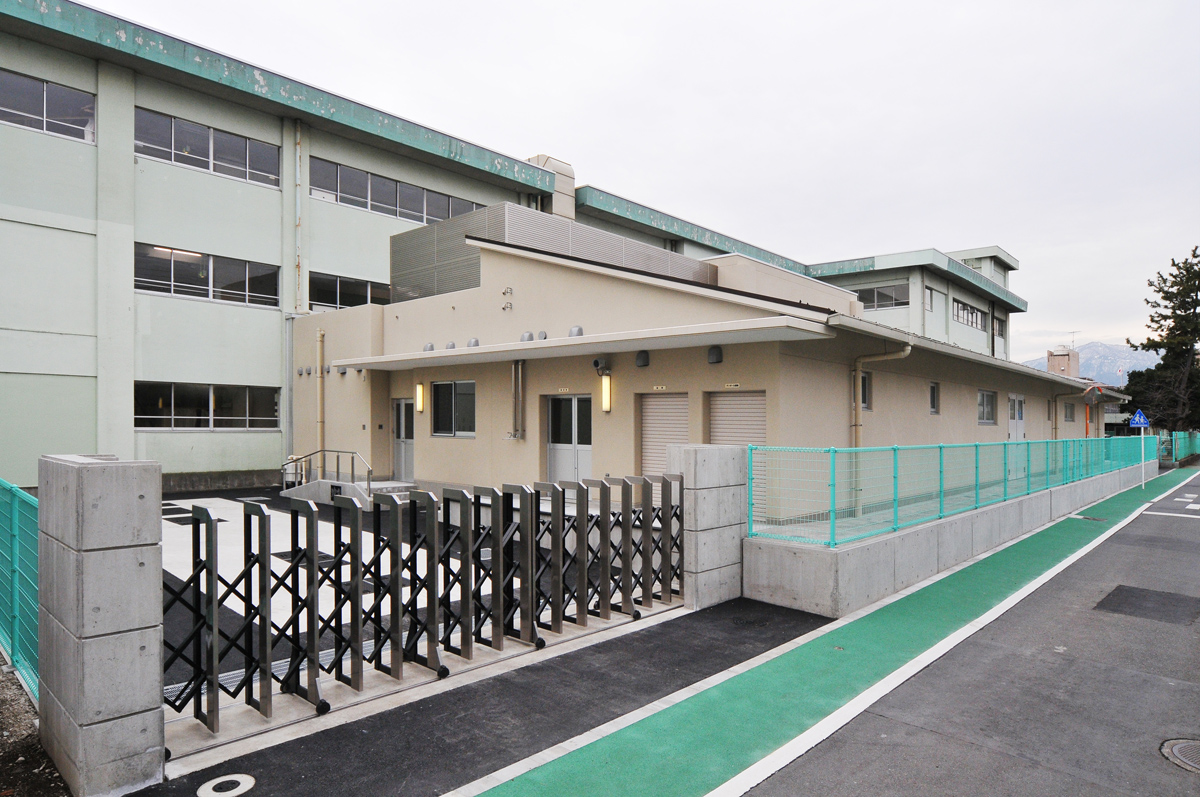 厚木小学校　給食調理場新築工事 （2013年1月）